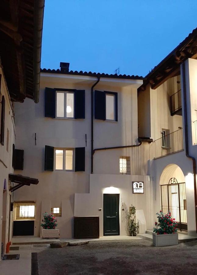 Le Case Di Angelina - Langhe Loft & Suites Farigliano Bagian luar foto
